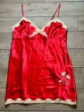 Secret Treasures Red Satin Lace-Trim Chemise with Floral Embroidery